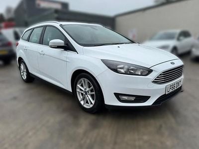 Used Ford Focus Zetec 120 HP (88 kW) 2016 White Estate