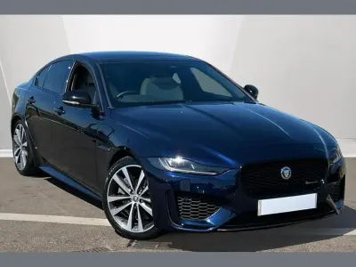 Käytetty Jaguar XE R-Dynamic 250 HP (183 kW) 2024 Sininen Sedan