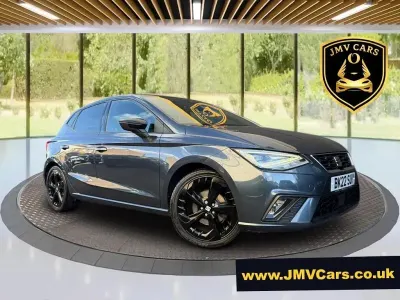 Usado Seat Ibiza FR Sport 110 CV (80 kW) 2022 Gris Utilitario