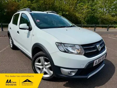 Used Dacia Sandero Lauréate 90 HP (66 kW) 2016 White