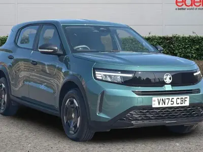 Used Vauxhall Frontera Design Edition 145 HP (106 kW) 2025 Green SUV