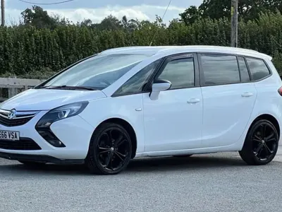 Used Vauxhall Zafira Tourer SRi 134 HP (98 kW) 2016 White MPV