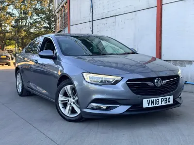 Używany Vauxhall Insignia SRi 2018 Szary Hatchback