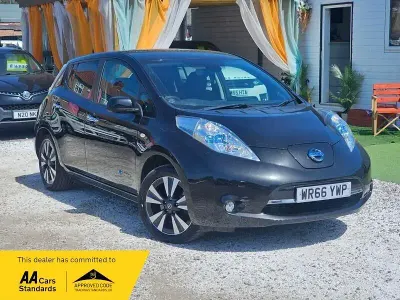 Used Nissan Leaf Tekna 80 kW (109 HP) 2016 Black Hatchback
