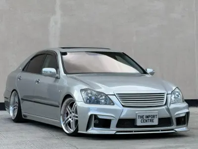 Used Toyota Crown 2004 Silver Sedan