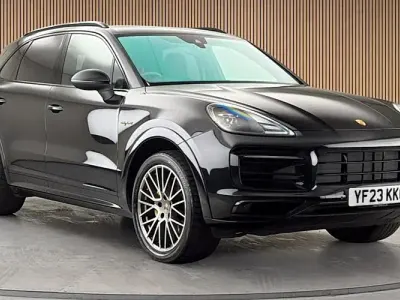 Used Porsche Cayenne Platinum Edition 462 HP (339 kW) 2022 Black SUV