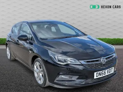 Used Vauxhall Astra SRi 105 HP (77 kW) 2016 Black Hatchback