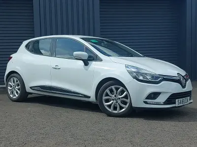 Used Renault Clio IV Dynamique 75 HP (55 kW) 2018 White Hatchback