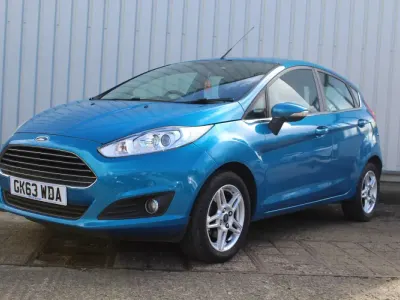 Usado Ford Fiesta Zetec 2013 Azul Citadino