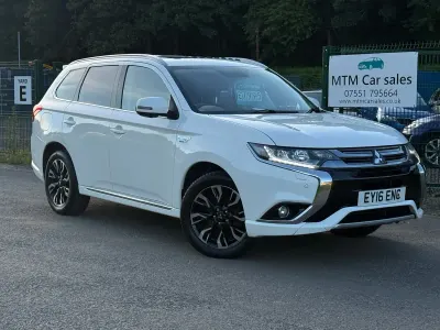 Used Mitsubishi Outlander P-HEV 200 HP (147 kW) 2016 White SUV