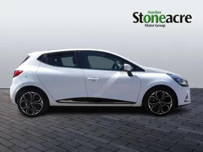 Używany Renault Clio IV Iconic 88 KM (64 kW) 2019 Biały Hatchback