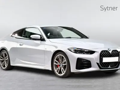 Begagnad BMW M440 Shadowline 335 HK (246 kW) 2023 Grå Sedan