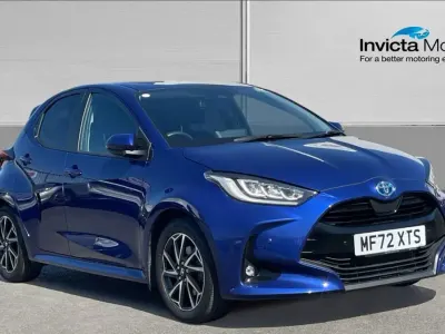 Używany Toyota Yaris Hybrid Design 116 KM (85 kW) 2022 Niebieski Hatchback