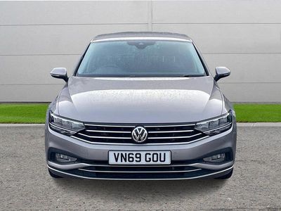 Yellow Used 2019 VW Passat SEL Sedan | £15,790 (Fair price)