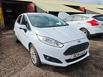 Used Ford Fiesta Titanium 2014 White Hatchback