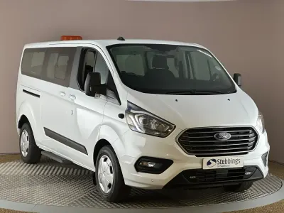 Usado Ford Tourneo S 130 CV (95 kW) 2022 Blanco Monovolumen