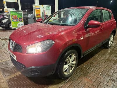 Red Used 2013 Nissan Qashqai Acenta SUV | £1,495 (Fair price)