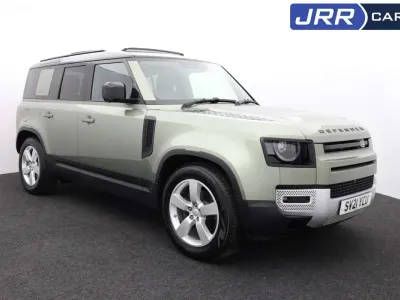 Usado Land Rover Defender First Edition 2021 Verde SUV