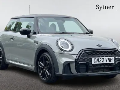 Usado Mini Cooper Hatch 134 CV (98 kW) 2022 Gris Utilitario