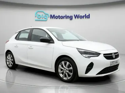 Second-hand Vauxhall Corsa Design Edition 75 CP (55 kW) 2022 Alb Hatchback