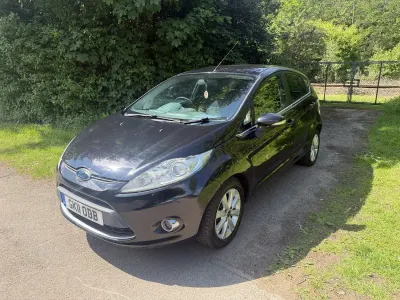 Used Ford Fiesta Zetec 70 HP (51 kW) 2011 Black Hatchback