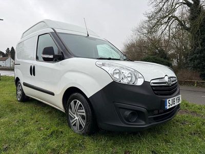 Used Vauxhall Combo 105 HP (77 kW) 2018 White Van