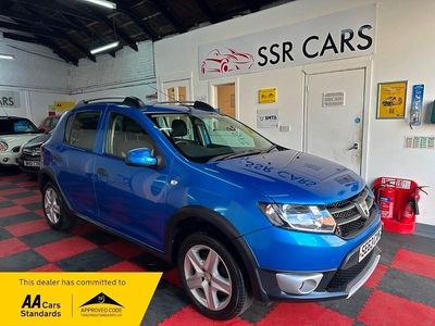 Blue Used 2014 Dacia Sandero Lauréate Hatchback | £3,790 (Fair price)