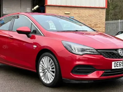 Used Vauxhall Astra Elite 145 HP (106 kW) 2019 Red Hatchback