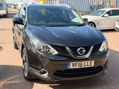 Used Nissan Qashqai N-Connecta 110 HP (80 kW) 2016 Black SUV