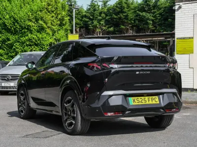 Used Peugeot e-3008 GT 152 kW (207 HP) 2025 Black SUV