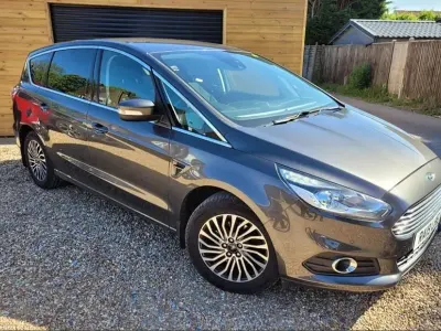Used Ford S-MAX Titanium 190 HP (139 kW) 2019 Grey MPV
