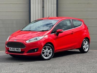 Usado Ford Fiesta Zetec 2016 Vermelho Citadino