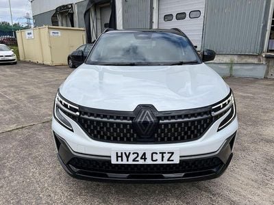 Used Renault Austral Iconic Esprit Alpine 200 HP (147 kW) 2024 White/black  SUV