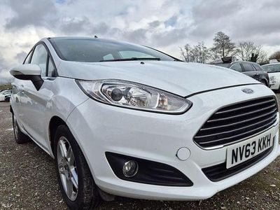Used Ford Fiesta Zetec 2014 White Hatchback