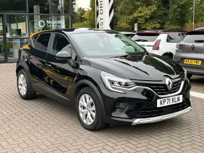 Used Renault Captur Iconic 91 HP (66 kW) 2021 Diamond black SUV