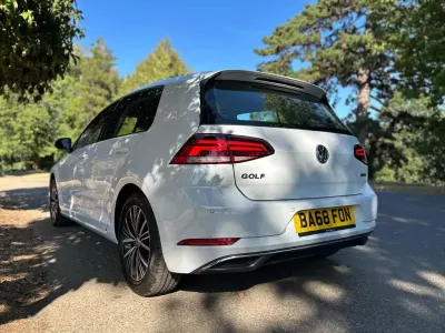 Used VW Golf VII SE 2019 White Hatchback