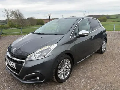 Begagnad Peugeot 208 Allure 2017 Grå Halvkombi