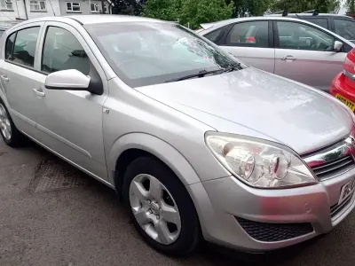 Used Vauxhall Astra 140 HP (102 kW) 2008 Silver Hatchback