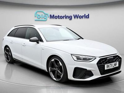 Usado Audi A4 Black Edition 190 HP (139 kW) 2021 Branco Carrinha