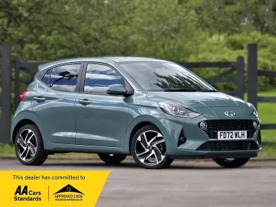 Used Hyundai i10 Premium 84 HP (61 kW) 2023 Green Hatchback