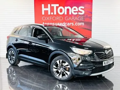Second-hand Vauxhall Grandland X Sport 130 CP (95 kW) 2018 Negru SUV