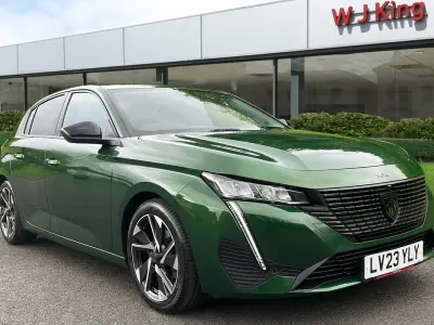 Używany Peugeot 308 Allure Premium 130 KM (95 kW) 2023 Zielony Hatchback