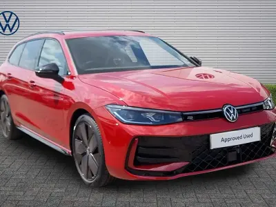 New VW Passat R-line 150 HP (110 kW) 2026 Kings red Estate