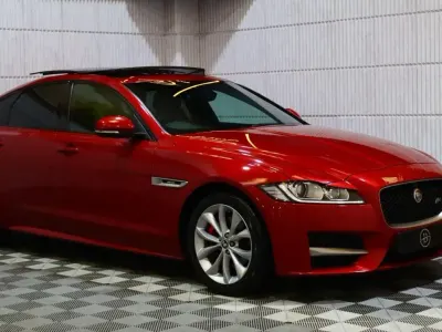 Używany Jaguar XF R-Sport 180 KM (132 kW) 2016 Czerwony Sedan/Limuzyna