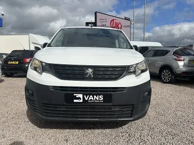 Used Peugeot Partner 131 HP (96 kW) 2022 White MPV