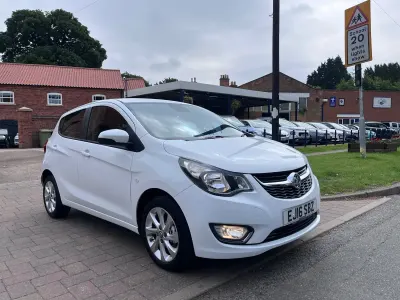 Used Vauxhall Viva 75 HP (55 kW) 2016 White Hatchback