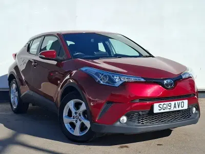Second-hand Toyota C-HR 115 CP (84 kW) 2019 Roșu SUV