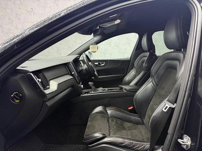 Begagnad Volvo XC60 R-Design Pro 2018 Svart SUV