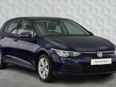Used VW Golf VIII Life 110 HP (80 kW) 2022 Blue Hatchback