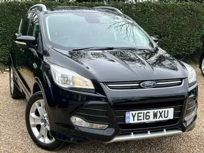 Usado Ford Kuga Sport 180 HP (132 kW) 2016 Preto SUV